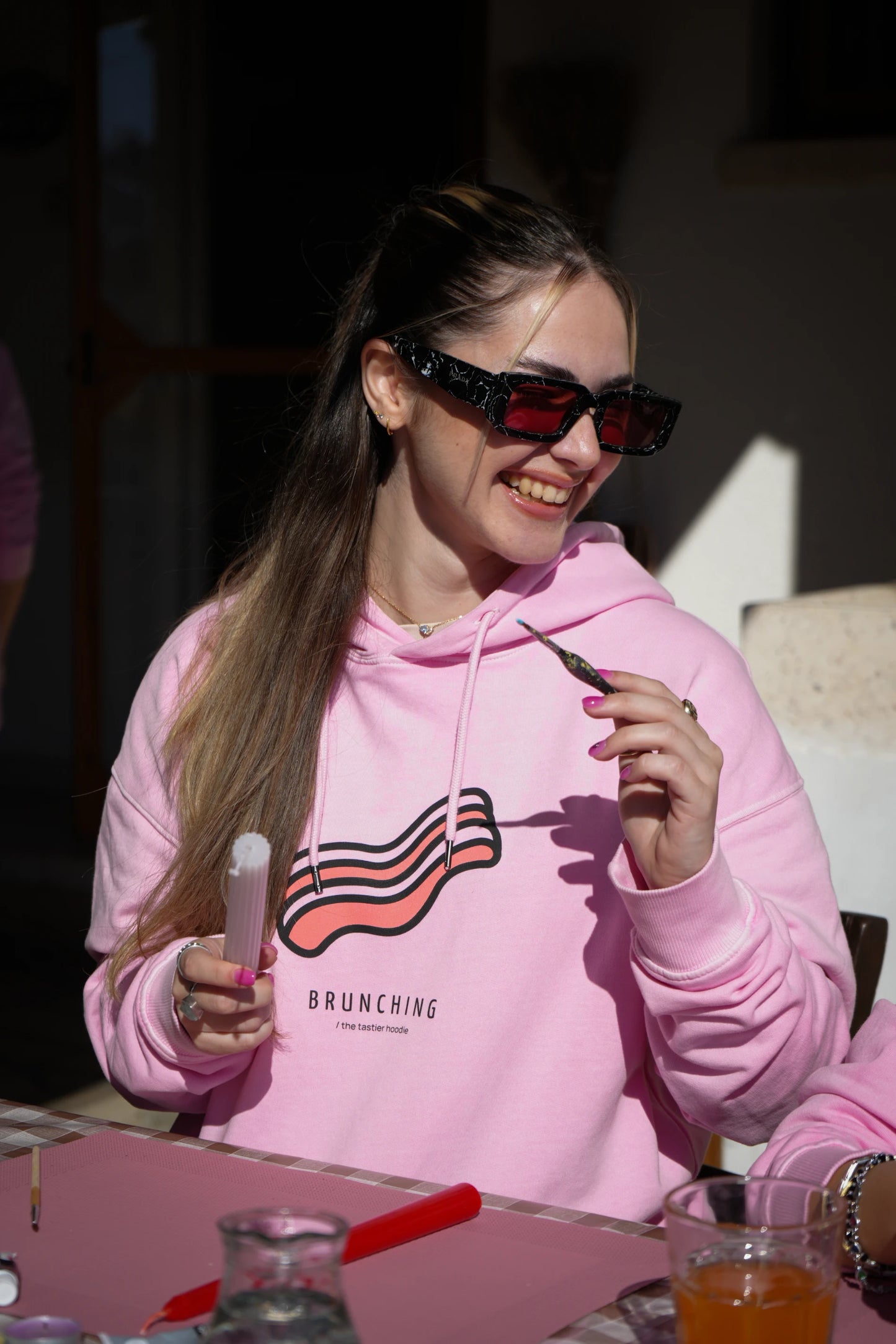 girl-hoodie-pink-brunch-painting-candle